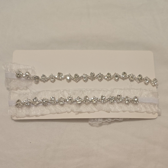 Silver Floral Garter - Picture 1 of 3
